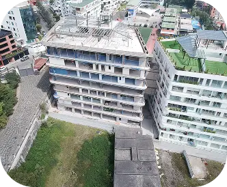 Edificio en proceso de obra con estructura para paneles de construcción en seco – Gyptech